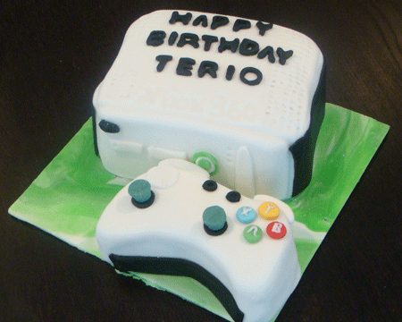 Xbox cake Posted by Daniela Mier at 658 PM Labels Birthday Cakes