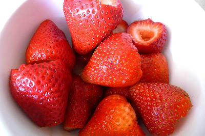 Recipe for Grilled Strawberries with Gingersnap Meringue