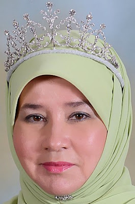 diamond tiara malaysia pahang queen tengku ampuan azizah