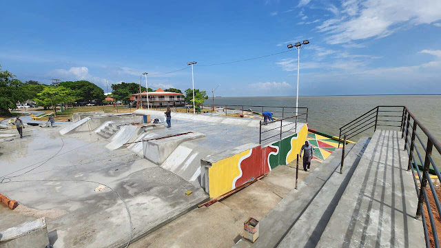 Pista de street às margens do Rio Amazonas em construção, 2023