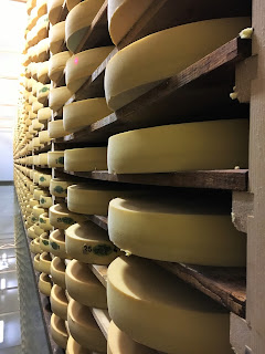 fabrication comté, fromage comté, fruitière grande rivière, acheter comté jura, la laiterie de paris, fromagerie urbaine, fromagerie paris, blog fromage, blog fromage maison, faire son fromage, tour du monde fromage, tour de france fromage, pierre coulon