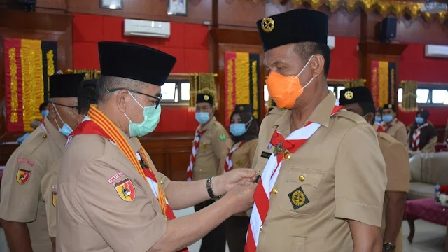Nasrul Abit Kukuhkan Genius Umar Jadi Ketua Kwatir Pramuka Kota Pariaman.