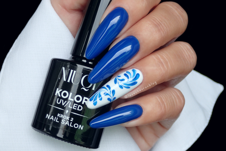 Niuqi Blue 3 | LaQell | porcelanowe zdobienie | zdobienie na hybrydzie | gzel style | gzel nails | porcelana na paznokciach | niebieskie paznokcie | niebieska hybryda | wiosenne paznokcie | 