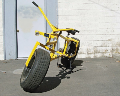 Sepeda Unik dengan Ban Roda Mobil