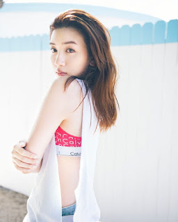 [RAR] Download Nagano Mei Photobook "Moment" Full Scans