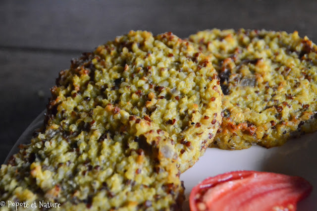 Galettes au quinoa, boulgour, oignons rouges parfumées au curry jamaïcain © Popote et Nature