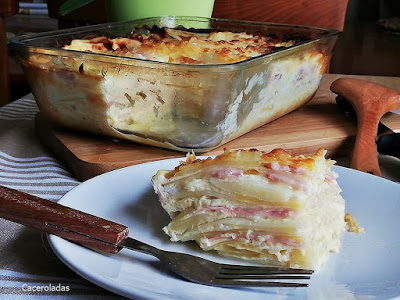 Patatas gratinadas con bacon y queso