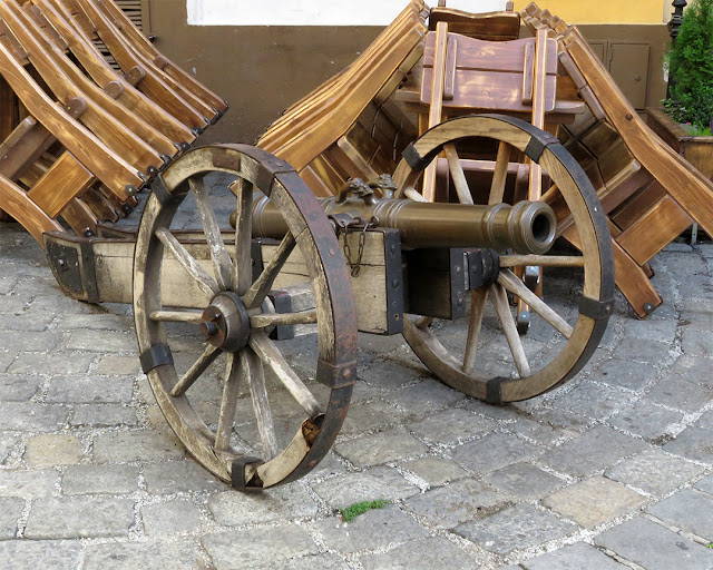 Cannon outsite Zbrojnoš pub, Michalská, Staré Mesto (Old Town), Bratislava