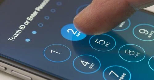 DHS Warns Millions Of iPhone Users To Change Settings Over "Zero-Day Spyware"