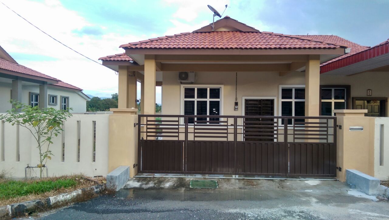 Pak Ya Homestay 3 di Taiping Perak (Rumah Semi D 