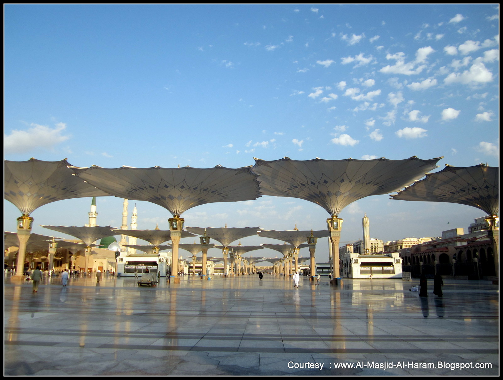 Pictures of Al Masjid Al Haram: Pictures of Masjid Nabawi Exterior 