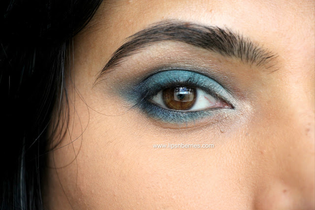 blue smoky eye