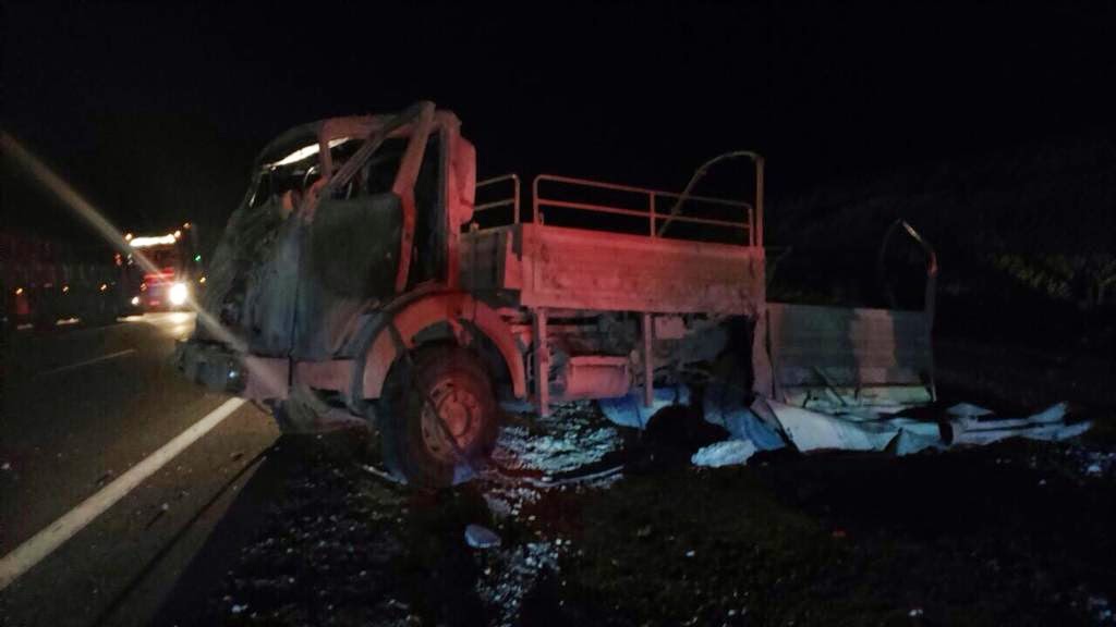 http://www.soychile.cl/Copiapo/Policial/2015/04/12/315981/Dos-personas-fallecieron-tras-accidente-de-camion-militar-en-Copiapo.aspx