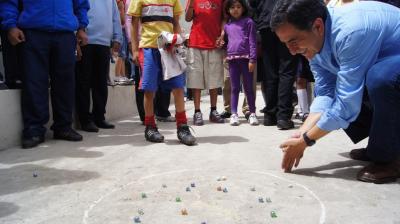 Juegos de mi Tierra: Jugando con bolas