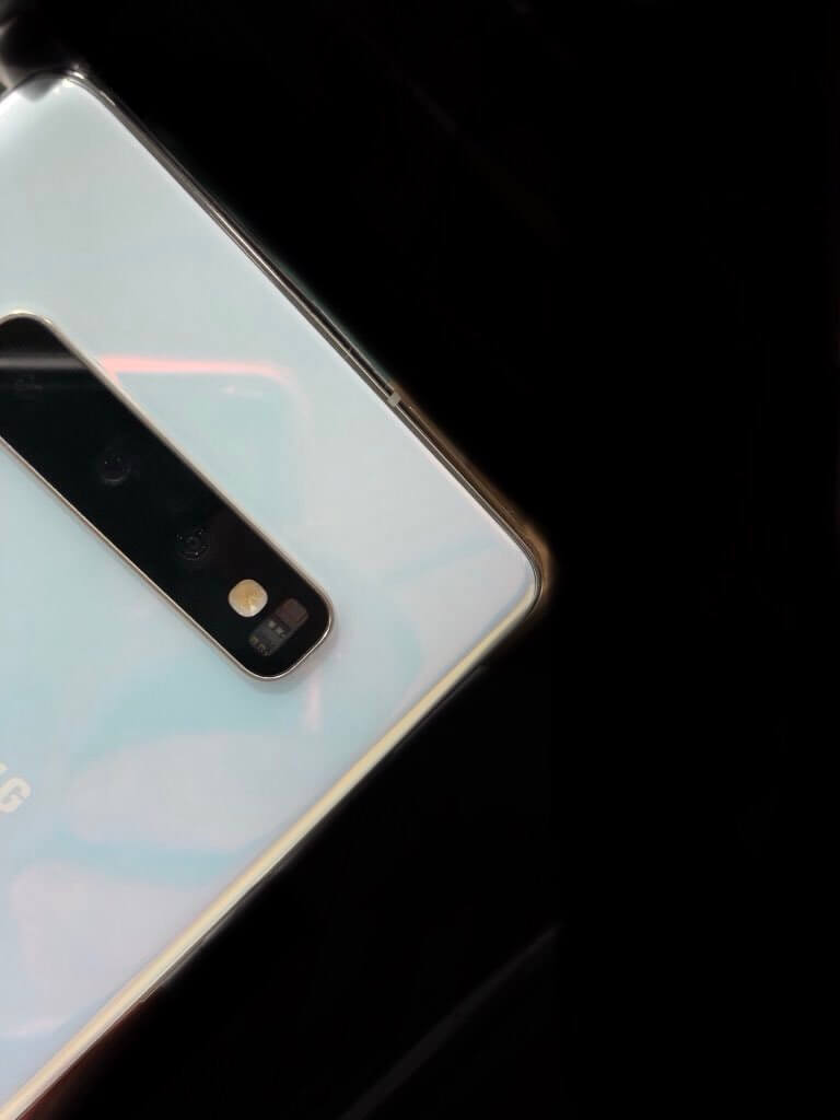 Samsung Galaxy S10 Pearl White Live Photo Leaked Dummiesgadget