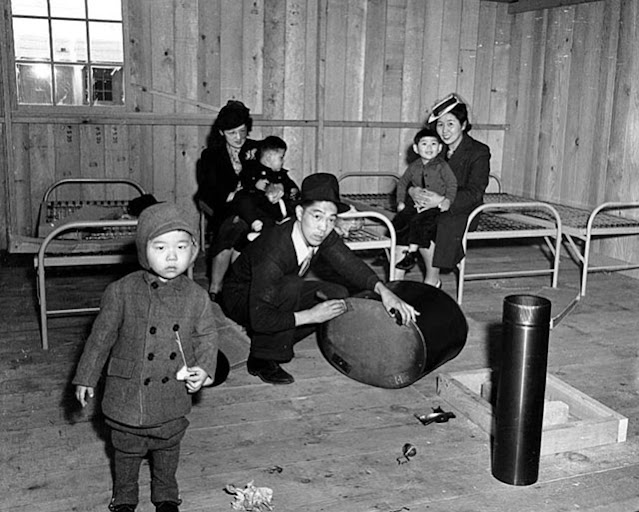 Japanese-American internees at Puyallup camp in 1942 worldwartwo.filminspector.com