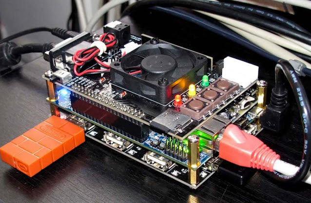 Mister FPGA conectada y con el conector inalámbrico de mando