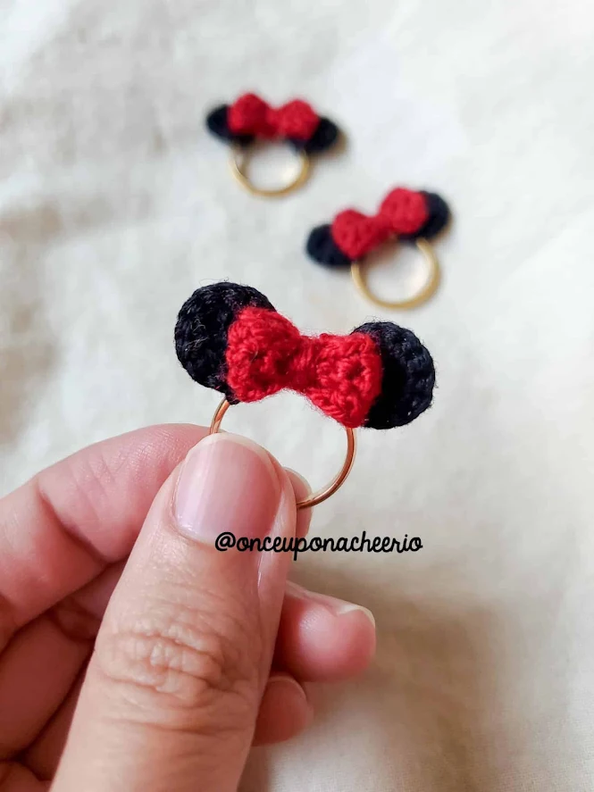 DIY Minnie Mouse Ring Crochet Pattern and Tutorial