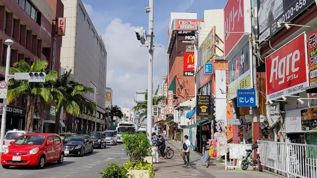 【沖縄観光】那覇国際通り商店街を散策！