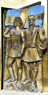 το μνημείο ηρώων εθνικών αγώνων στο Πολύκαστρο