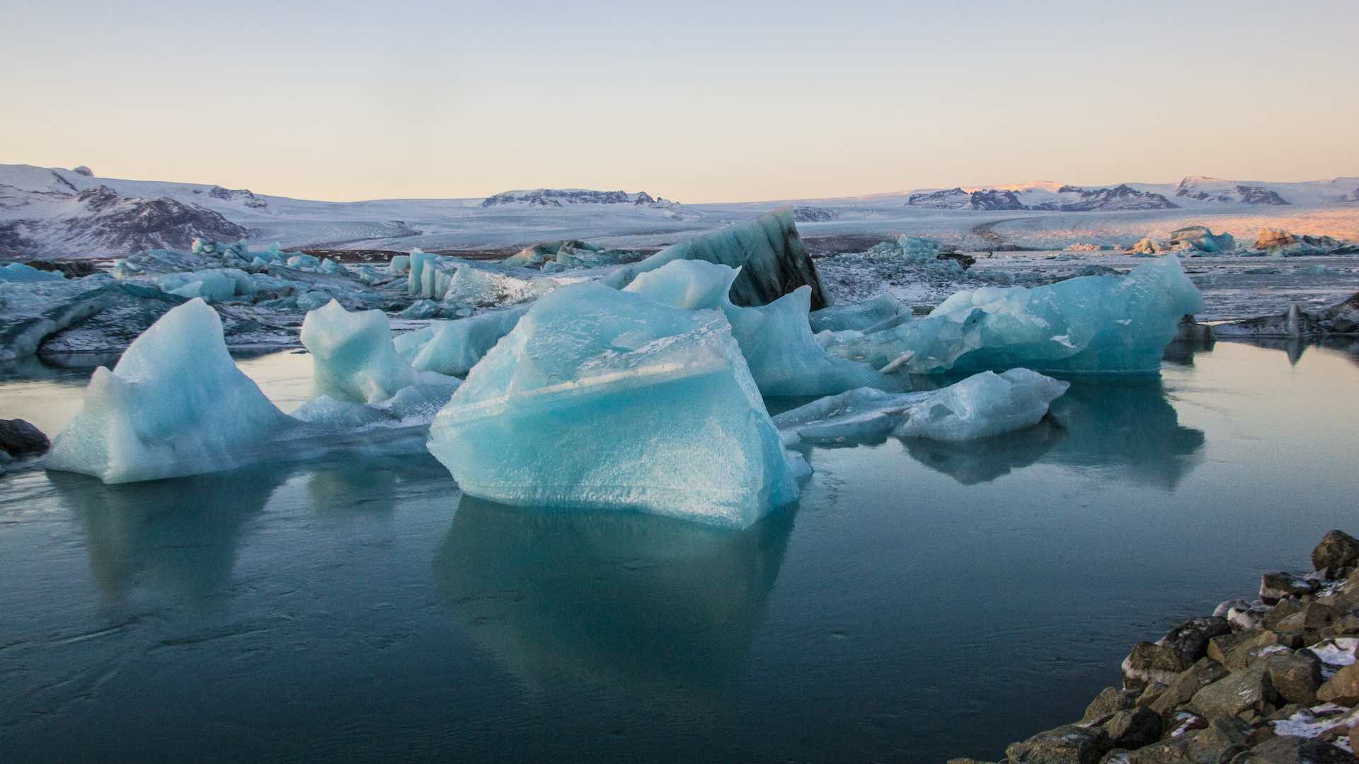 Global warming will not stop half of the glaciers from melting, a study warns