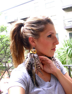 kesha feathers earrings. made with guinnea feathers