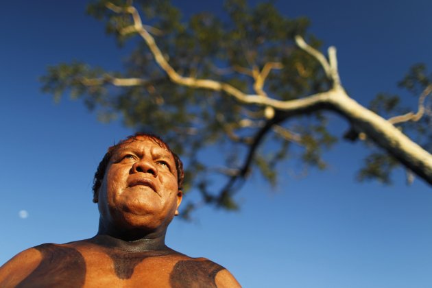 Gambar Aktivitas Kehidupan Suku Yawalapiti di Hutan Amazon 