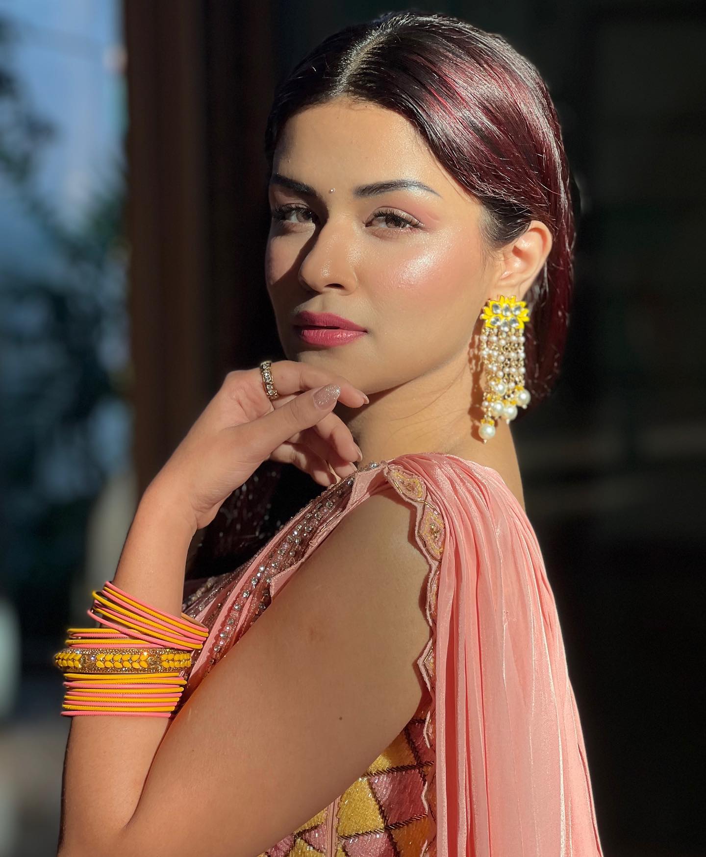 Avneet-Kaur-stunning-pics-in-saree-08-Bengalplanet.com