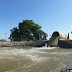 FAZENDEIRO QUE CAPTAVA ÁGUA DO RIO ARAGUAIA DE FORMA IRREGULAR É INDICIADO E MULTADO EM 4 MILHÕES DE REAIS. DELEGACIA DE REPRESSÃO A CRIMES CONTRA O MEIO AMBIENTE (DEMA), DA POLÍCIA CIVIL, MULTA PRODUTOR EM R$ 4,3 MILHÕES POR TER CAPTADO 11 MIL METROS CÚBICOS DE ÁGUA. DE 29 PIVÔS DE IRRIGAÇÃO ENCONTRADOS NA PROPRIEDADE, QUATRO ESTAVAM EM ÁREAS DE PRESERVAÇÃO PERMANENTE, ALÉM DE OITO BARRAGENS CONSTRUÍDAS SEM LICENÇA. A POLÍCIA CIVIL, POR MEIO DA DELEGACIA DE REPRESSÃO A CRIMES CONTRA O MEIO AMBIENTE (DEMA), INDICIOU UM FAZENDEIRO POR CRIME AMBIENTAL E O MULTOU EM MAIS DE R$ 4,3 MILHÕES POR TER CAPTADO, DE FORMA IRREGULAR, ÁGUA DO RIO ARAGUAIA, EM JUSSARA. LUSERIQUE QUINTAL, DE 60 ANOS, É DONO DE DUAS FAZENDAS NA REGIÃO E MONTOU UM SISTEMA PARA RETIRAR A ÁGUA E DISTRIBUIR PELAS PROPRIEDADES. DE ACORDO COM AS INVESTIGAÇÕES, POR HORA, ERAM CAPTADOS 11 MIL METROS CÚBICOS DE ÁGUA.