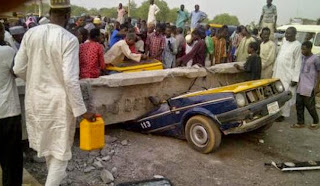 Seven persons including a taxi driver and his passengers died this afternoon after an uncompleted pedestrian bridge at Dorayi quarters in Kano State collapsed on them