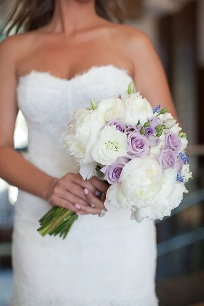 Decoração de Casamento Lavanda: Elegância e Romance em Tons de Roxo - bouquet da noiva lavanda