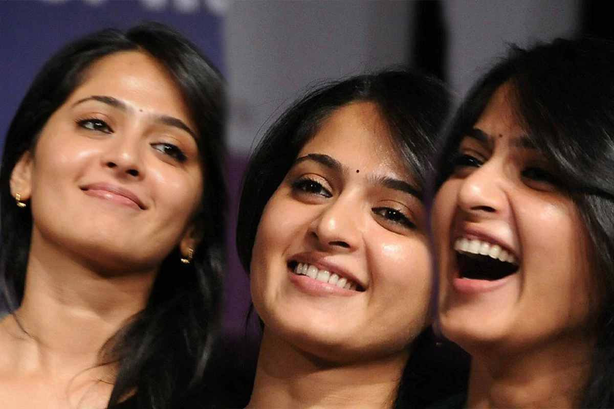 Anushka Shetty Cute Smiley Face Stills Gallery