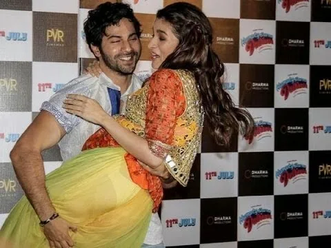 Sonam Kapoor Biggest Oops Moments- wardrobe Malfucntion Sonam Kapoor Biggest Oops Moments- wardrobe Malfucntion