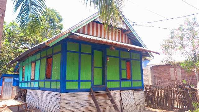 Terkikis Perkembangan Zaman, Rumah Panggung Di Kabupaten Dompu Mulai Berkurang