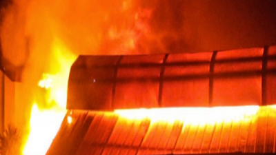 Kebakaran Pasar Gembrong Belum di Ketahui Pemicunya,Api Melalap Ratusan Kios 