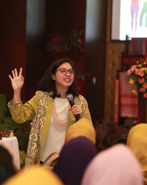 vivid f argarini dharma wanita setneg media sosial