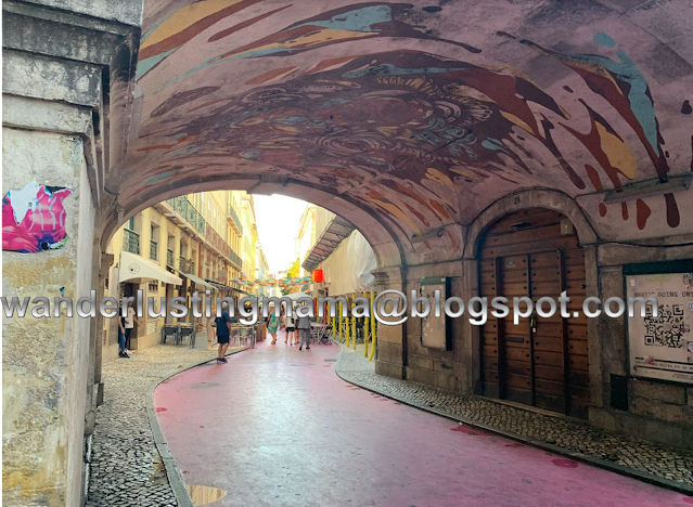 the pink street, Lisbon