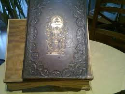 Messale libro nelle chiese preposto a contenere i testi delle preghiere