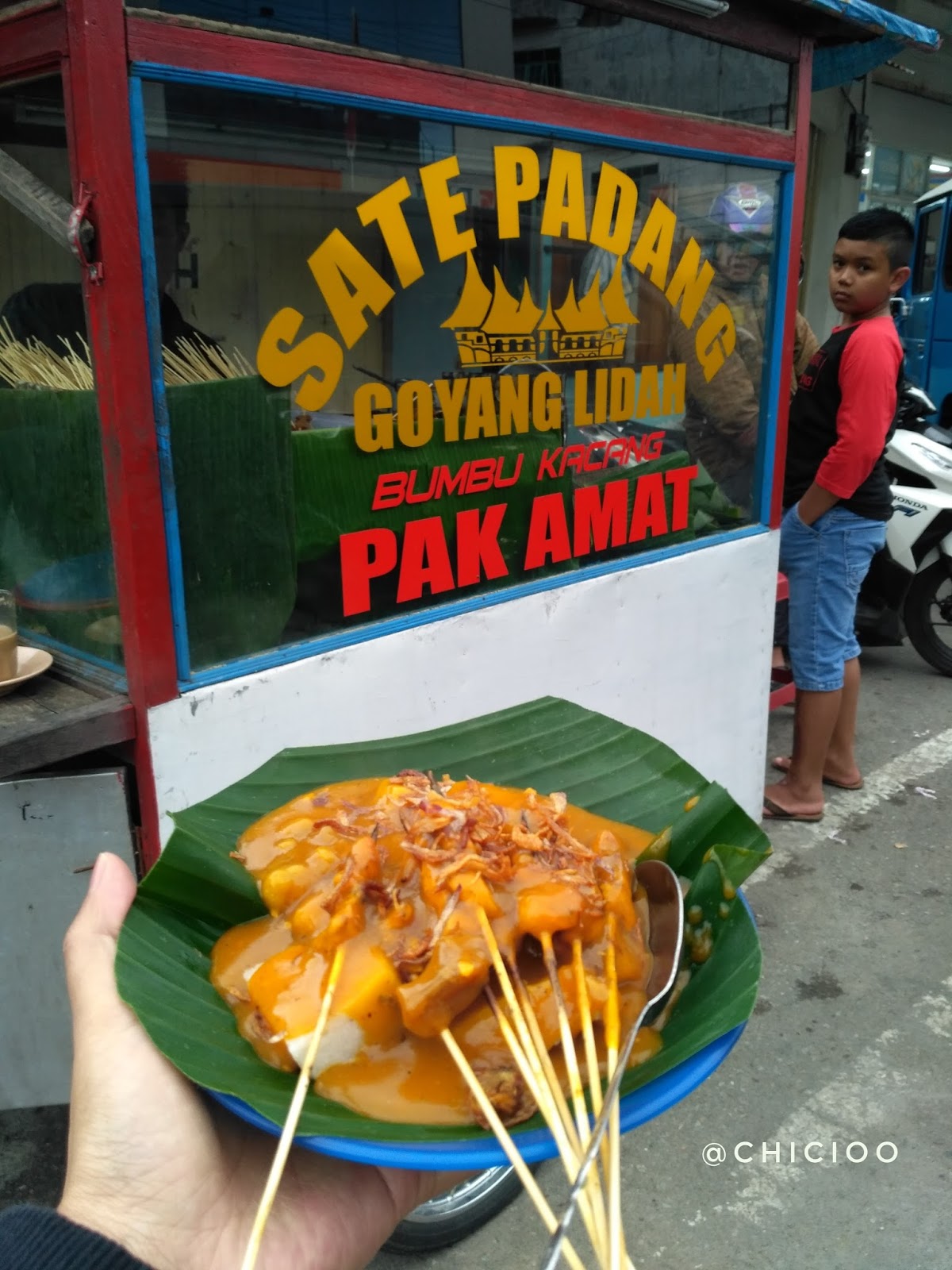 Langkah Kecil Chici Lidah Digoyang Oleh Sate Padang Pak 