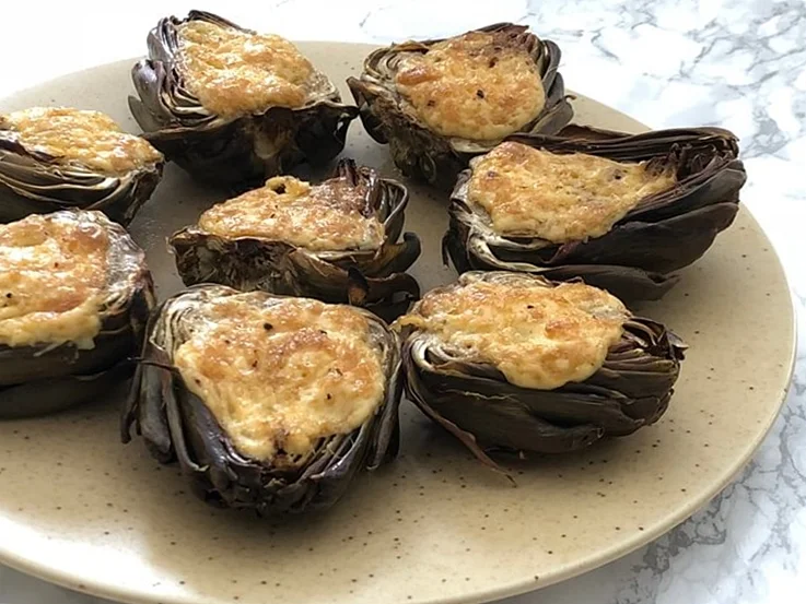 Alcachofas al horno con alioli