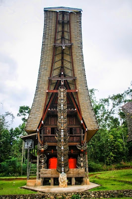 Harmoni Alam dan Budaya di Pelataran Tongkonan, Pedesaan Toraja