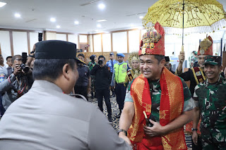 Kapolda Aceh sambut Kasad di Bandara SIM dalam Rangka Kunker 