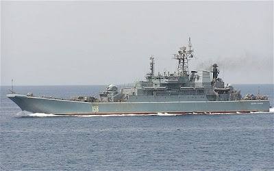 Ρωσικά αρματαγωγά βγήκαν από τα Δαρδανέλια