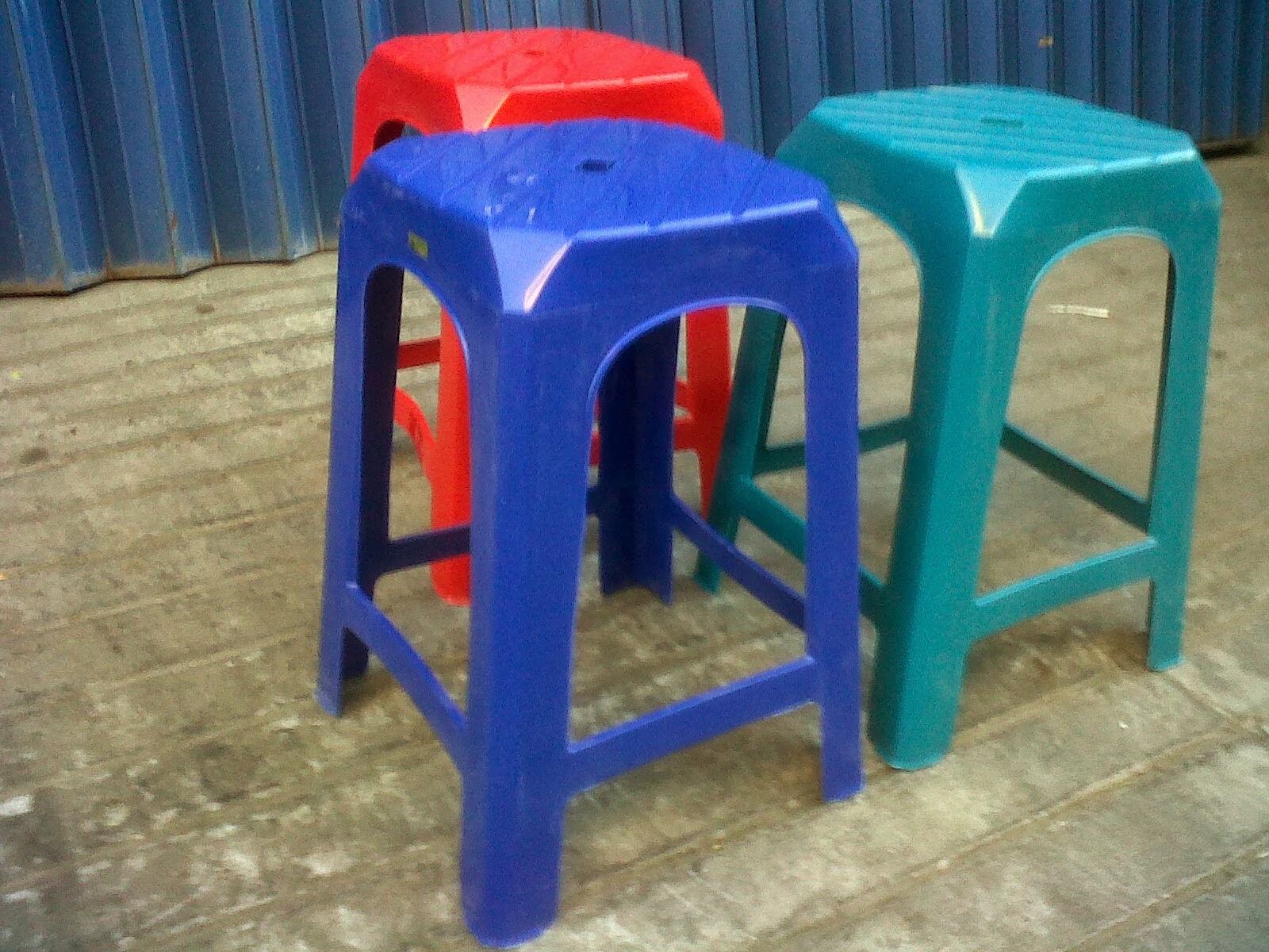 Selatan Jaya distributor barang plastik  furnitur Surabaya 