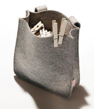 felt clothespin holder with wooden clothespins