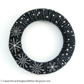 the finished sparkly snowflakes wreath