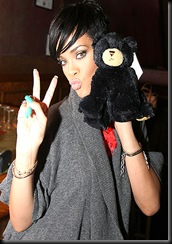 400_rihanna_080330_tkatopodis_80393845
