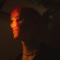O multi instrumentista e produtor Joe Traxler acaba de lançar seu novo single