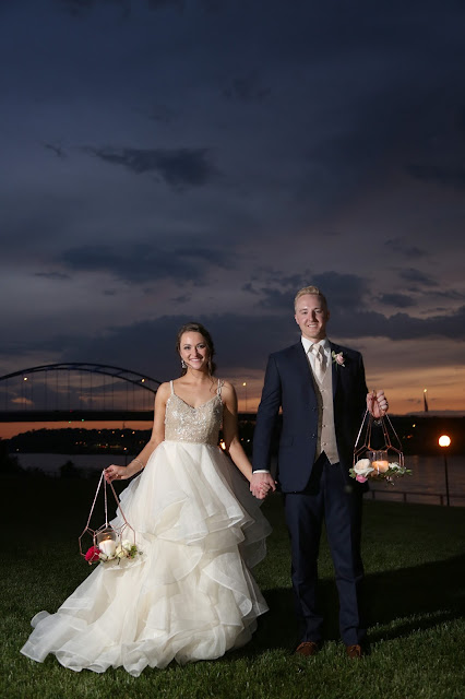 The Marina Inn wedding with sioux city bridge