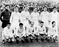 REAL MADRID C. F. Temporada 1962-63. Vicente, Isidro, Santamaría, Casado, Müller, Pachín. Amancio, Félix Ruiz, Di Stéfano, Puskas y Gento. REAL MADRID C. F. 3 REAL BETIS BALOMPIÉ 0. 13/01/1963. Campeonato de Liga de 1ª División, jornada 16. Madrid, estadio Santiago Bernabéu.